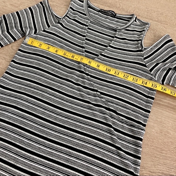 Harlowe & Graham Cutout Ribbed Top Striped Women's Medium - Picture 7 of 14